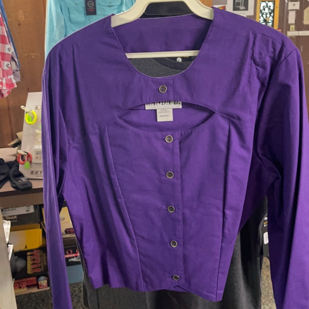 Wanda D ladies crop shirt